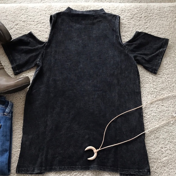 🌸1 SMALL LEFT🌸Black Cold Shoulder Top - Picture 6 of 7